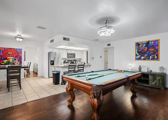 Retreat: Refreshing Pool~ Golf ~games Asu Glendale