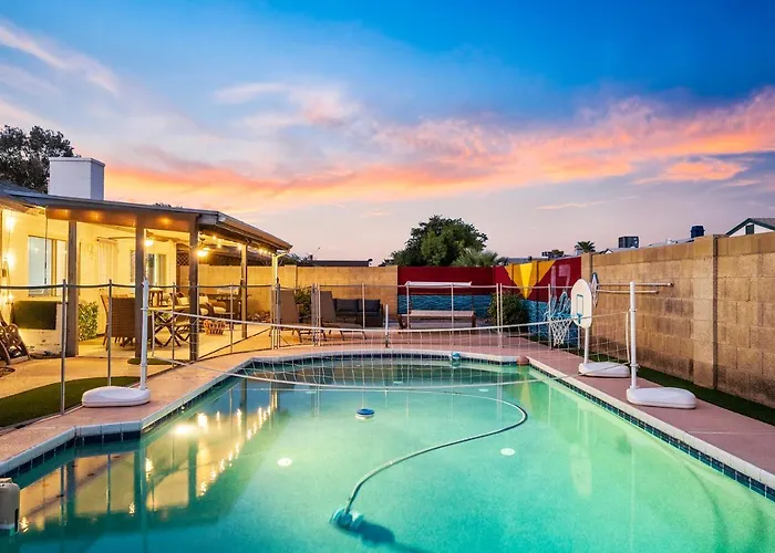 Retreat: Refreshing Pool~ Golf ~games Asu Holiday home